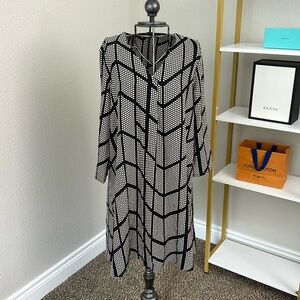 Black pattern flowy v-neck dress